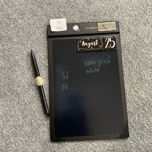 Under Armour Shorts Womens Small Neon Pink White Fly By 2.0 Loose Heatgear Lined - Picture 12 of 13